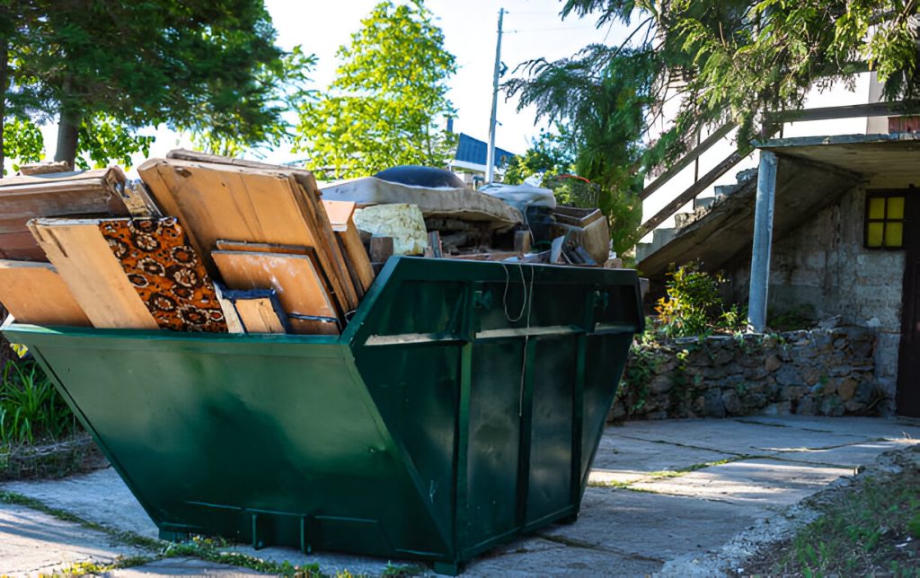 Why Local Junk Removal Services Are Better Than Big Chains