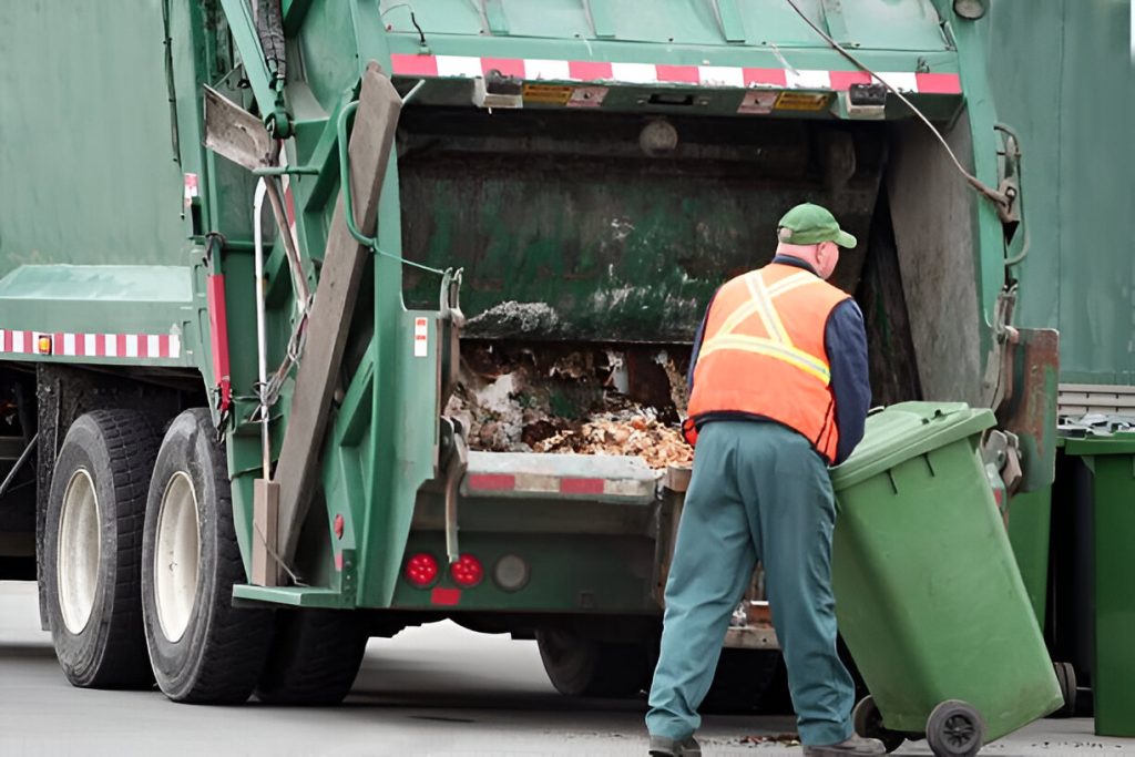 Commercial Junk Removal Services: Keeping Your Workspace Clean with Office Junk Hauling